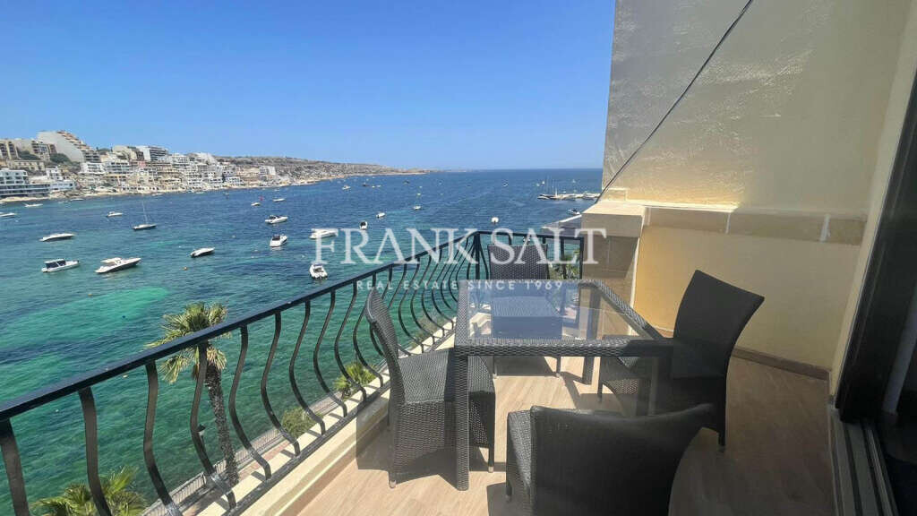 2 bedrooms Penthouse in Saint Paul's Bay, Malta No. 10679
