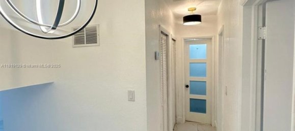 5 chambres villa à vendre à Miami, Miami-Dade, Florida, USA № 614711 22