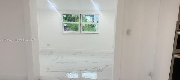 5 chambres villa à vendre à Miami, Miami-Dade, Florida, USA № 614711 25