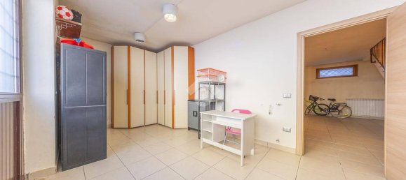 Villa de 2 dormitorios en Rome, Italy No. 198558 12