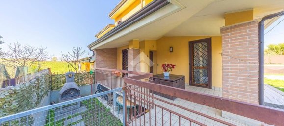 Villa de 2 dormitorios en Rome, Italy No. 198558 42