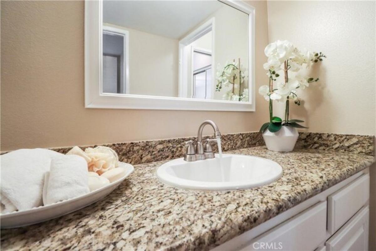 4 bedrooms House in Valencia, USA No. 398644