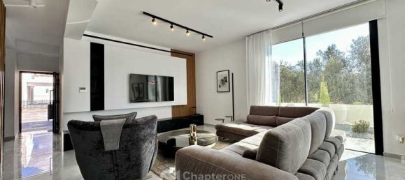 4 bedrooms Villa in Chloraka, Cyprus No. 16437 8