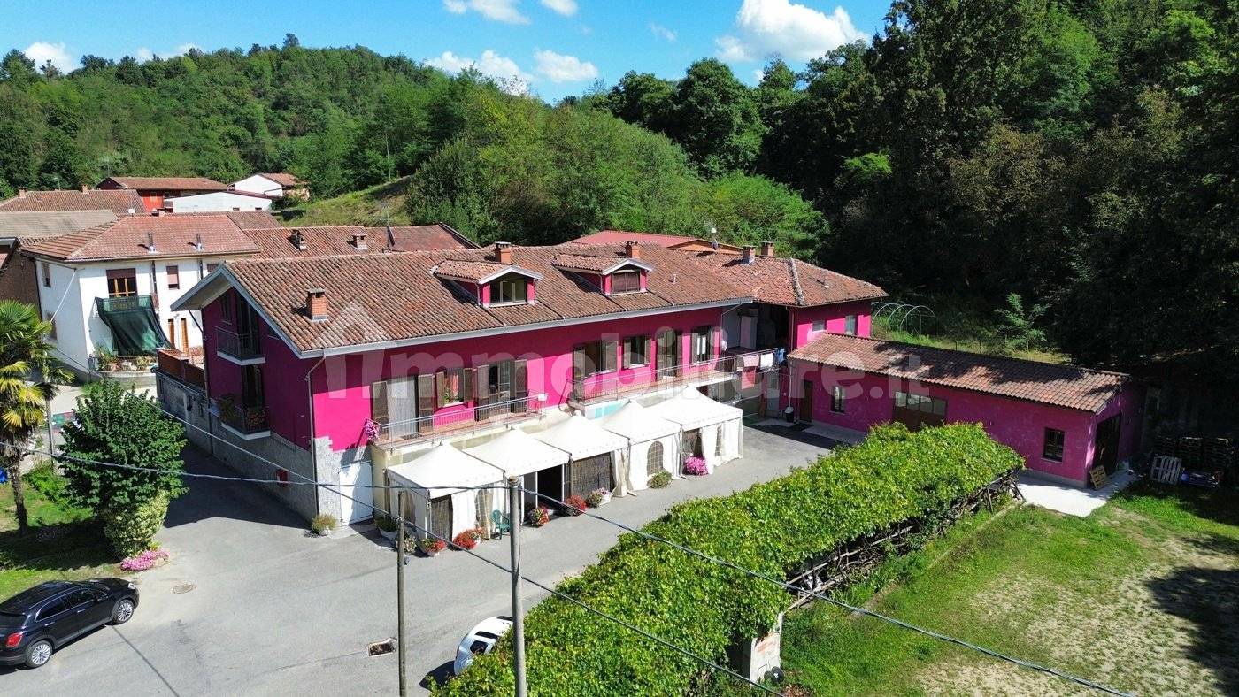 5 rooms Building in Ferrere, Italy No. 346381