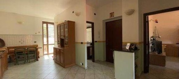 3 rooms Apartment in La Spezia, Italy No. 219302 2