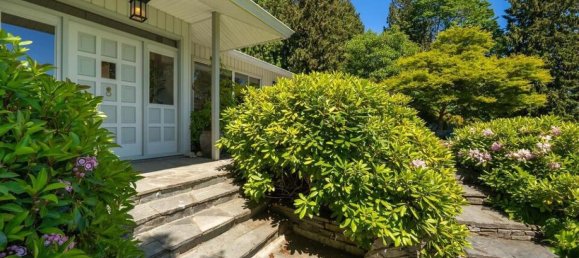 5 bedrooms House in British Columbia, Canada No. 1136 2