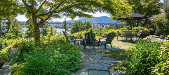 5 bedrooms House in British Columbia, Canada No. 1136 8