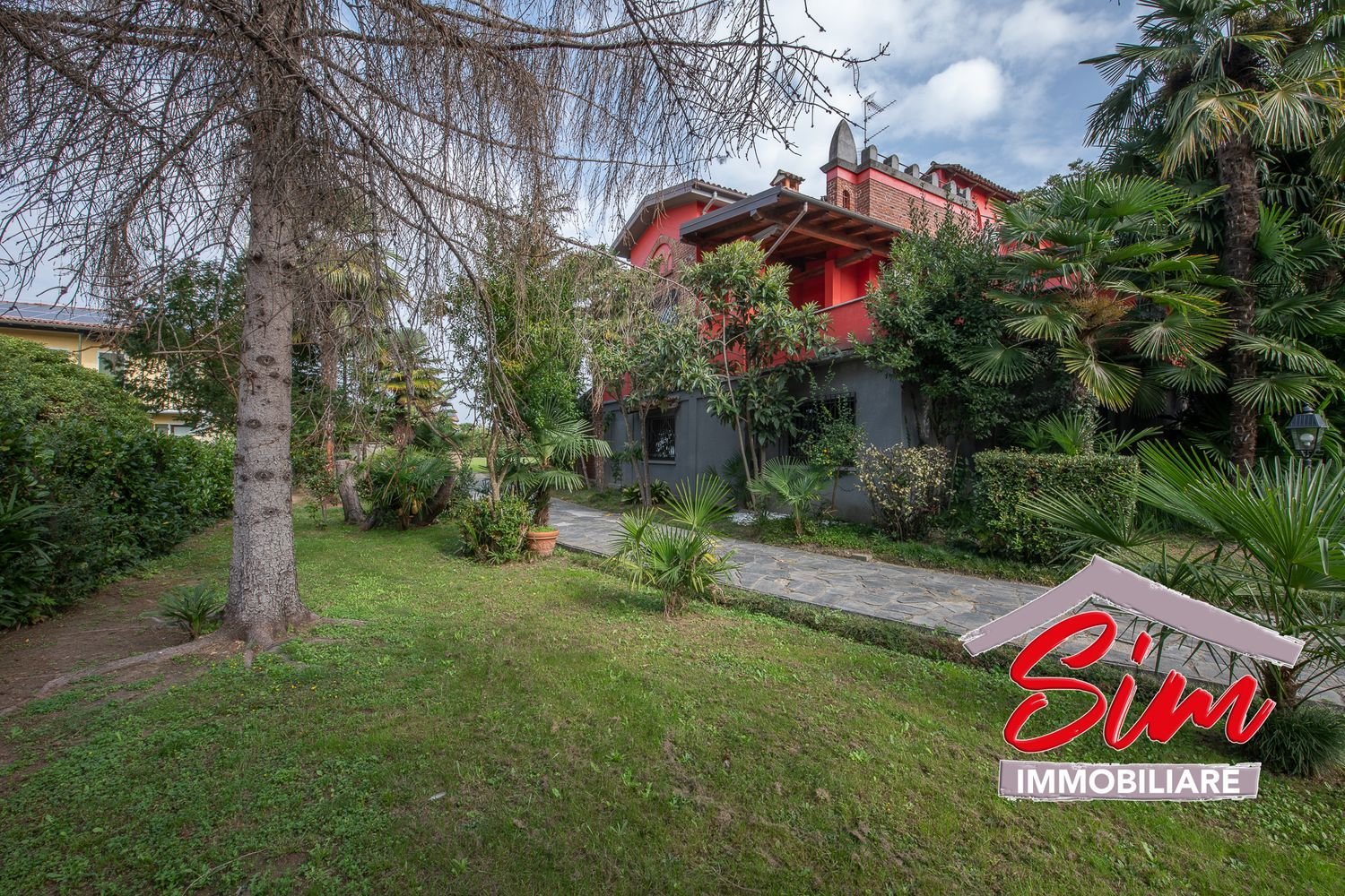 5 bedrooms Villa in Oleggio, Italy No. 116021