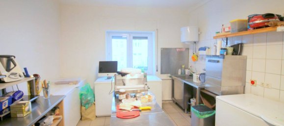 Propiedad comercial de 3 habitaciónes en Baden-Baden, Germany No. 35543 4