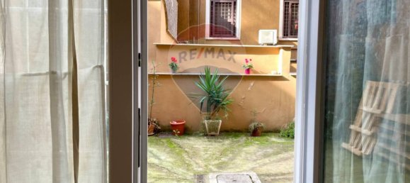 2 bedrooms Apartment in Rome, Italy No. 19395 10