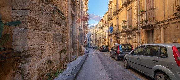 Propiedad comercial en Caltagirone, Italy 69 m² No. 231345 3