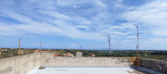 Дом с 9 комнатами в Поллутри, Италия № 225754 42