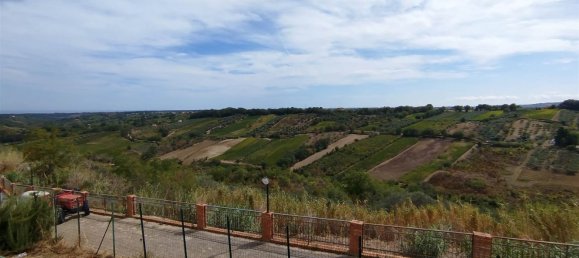 Дом с 9 комнатами в Поллутри, Италия № 225754 46