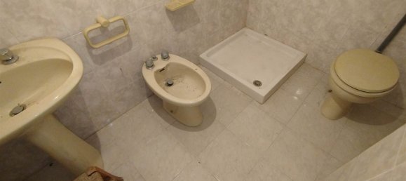 Дом с 9 комнатами в Поллутри, Италия № 225754 26