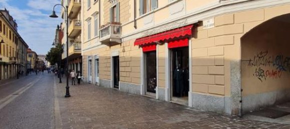 Квартира с 2 комнатами в Корсико, Италия № 69326 21