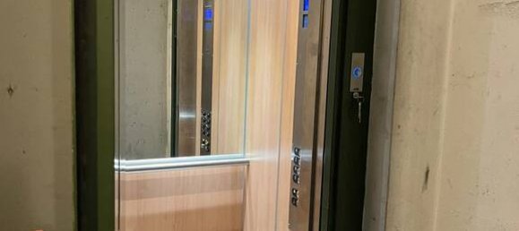  Parking in Paris, France No. 298476 4