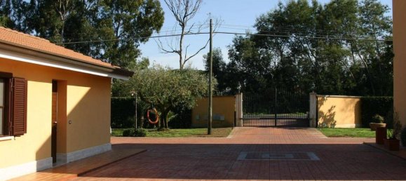 5 rooms Villa in Latina, Italy No. 120625 8