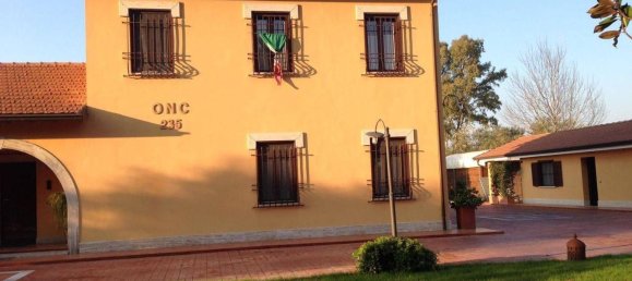 5 rooms Villa in Latina, Italy No. 120625 2