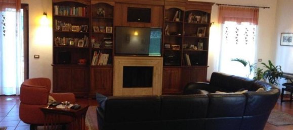 5 rooms Villa in Latina, Italy No. 120625 25