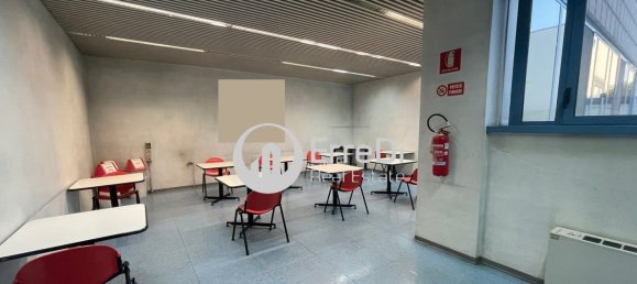 Bâtiment à Corsico, Italy 2900m² No. 75201 29