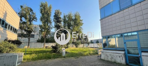 Bâtiment à Corsico, Italy 2900m² No. 75201 9