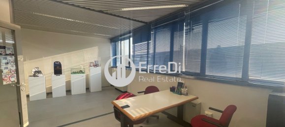 Bâtiment à Corsico, Italy 2900m² No. 75201 12