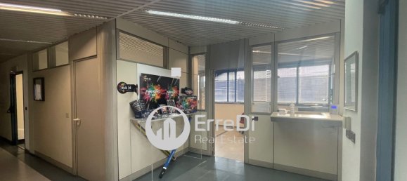 Bâtiment à Corsico, Italy 2900m² No. 75201 10