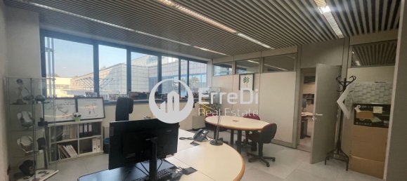 Bâtiment à Corsico, Italy 2900m² No. 75201 13