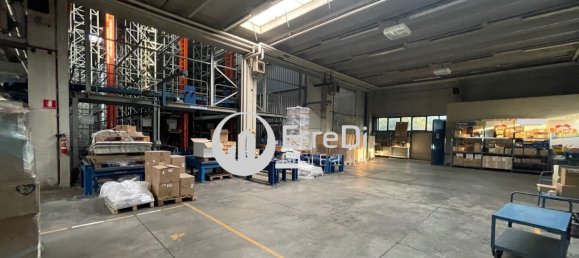 Bâtiment à Corsico, Italy 2900m² No. 75201 37