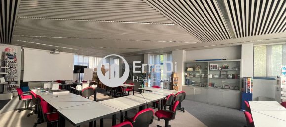 Bâtiment à Corsico, Italy 2900m² No. 75201 27