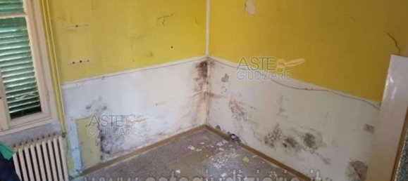 3 bedrooms Apartment in Sangiano, Italy No. 261080 16