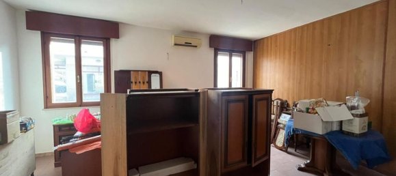 205m² Commercial property in Taglio di Po, Italy No. 57817 17