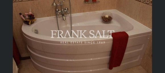 3 bedrooms Maisonette in Qormi, Malta No. 1109 7