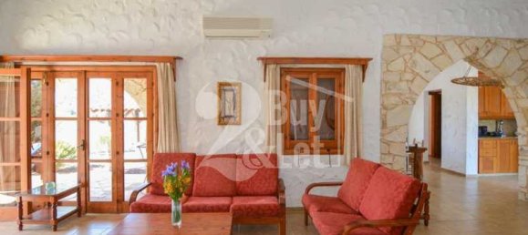 3 bedrooms Villa in Polis, Cyprus No. 20409 2