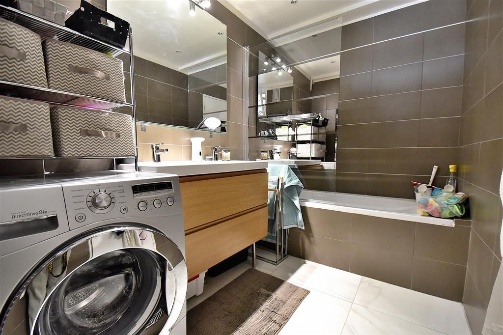 Apartamento de 2 dormitorios en Saint-Maur-des-Fosses, France No. 172498