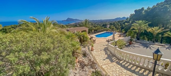 5 bedrooms Villa in Altea, Spain No. 11975 3