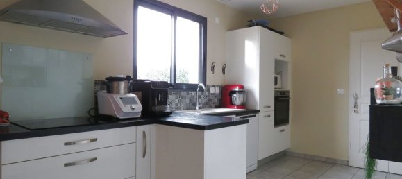 3 Schlafzimmer Haus in Luisant, France, Nr. 214348 5