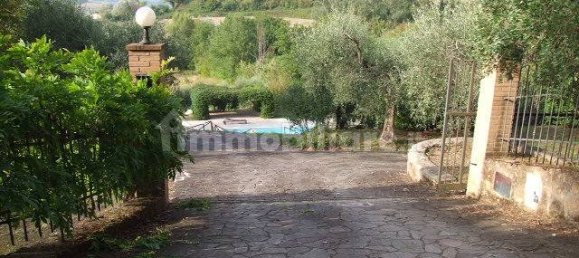 5 bedrooms House in Otricoli, Italy No. 353888 4