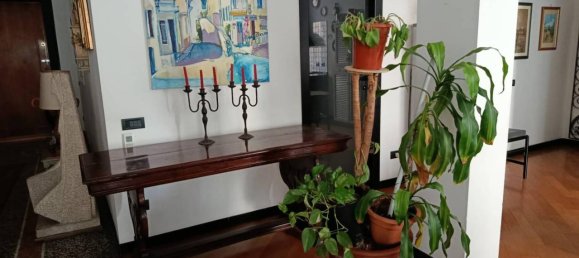 3 rooms Apartment in Genoa, Italy No. 32741 8