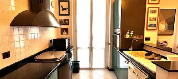 3 rooms Apartment in Genoa, Italy No. 32741 18