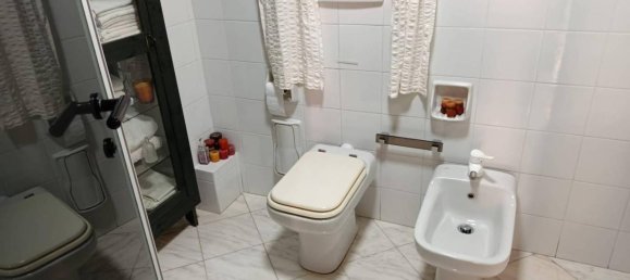 3 rooms Apartment in Genoa, Italy No. 32741 52