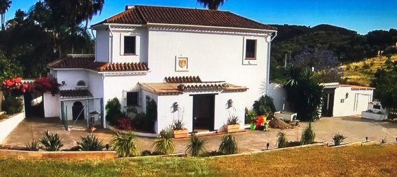 4 bedrooms House in Estepona, Spain No. 143058 2