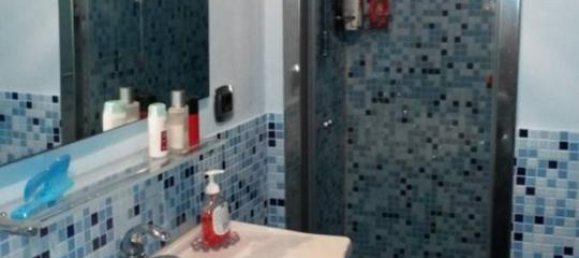 Квартира с 2 комнатами в Кастильоне делла Пеская, Италия № 112583 18