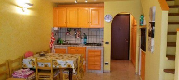 Квартира с 2 комнатами в Кастильоне делла Пеская, Италия № 112583 5