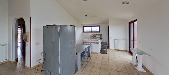 4-salle Maison à Nettuno, Italy No. 33957 2