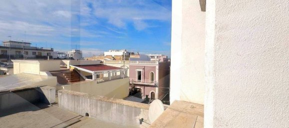 3 rooms House in Triggiano, Italy No. 24558 24