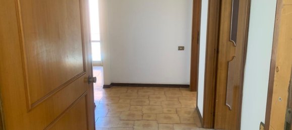 3 rooms Apartment in Chieti, Italy No. 211750 2