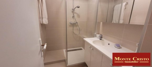 2 bedrooms Apartment in Versailles, France No. 165177 3