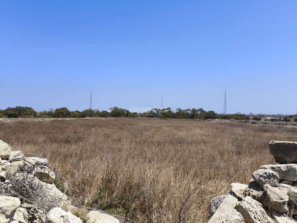  قطعة أرض في Siggiewi, Malta 1668متر مربع رقم 13482