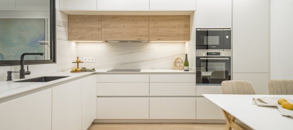 4 bedrooms Apartment in Madrid, Spain No. 126868 14